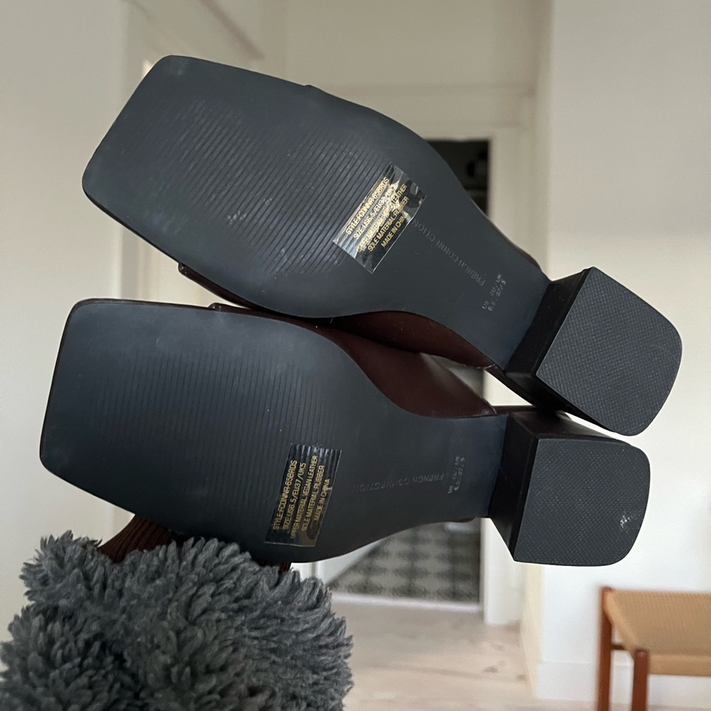 NEW IN BOX! French Connection Block Heels w/ Square Toe - Picture 2 of 7